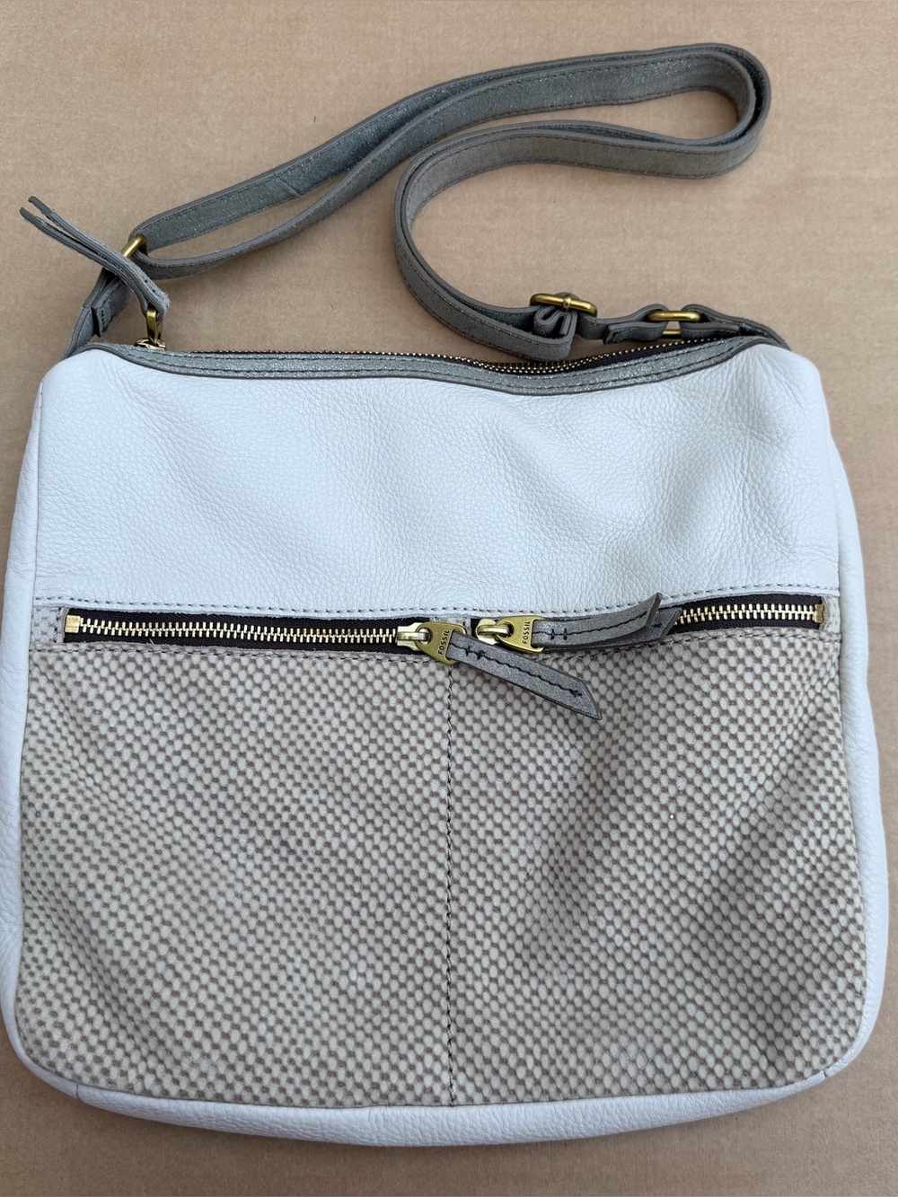 Fossil Leather Crossbody Bag White Gray Textured Adjustable Strap